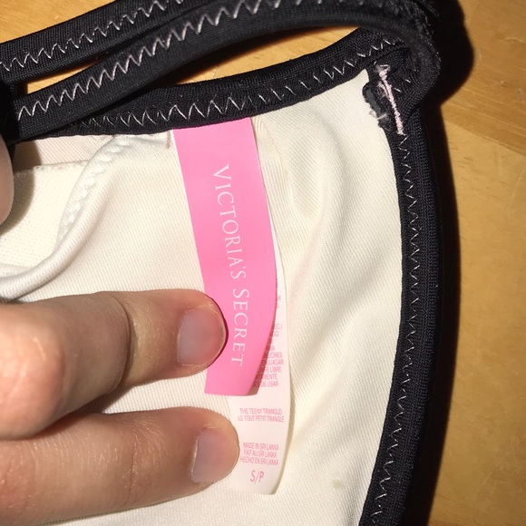 Victoria Secret Women’s Swim Top - Picture 4 of 4